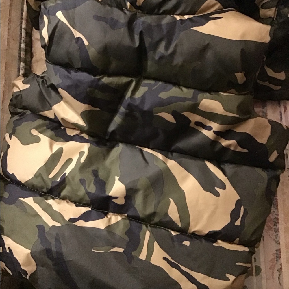 Puffer Vest - Picture 4 of 4